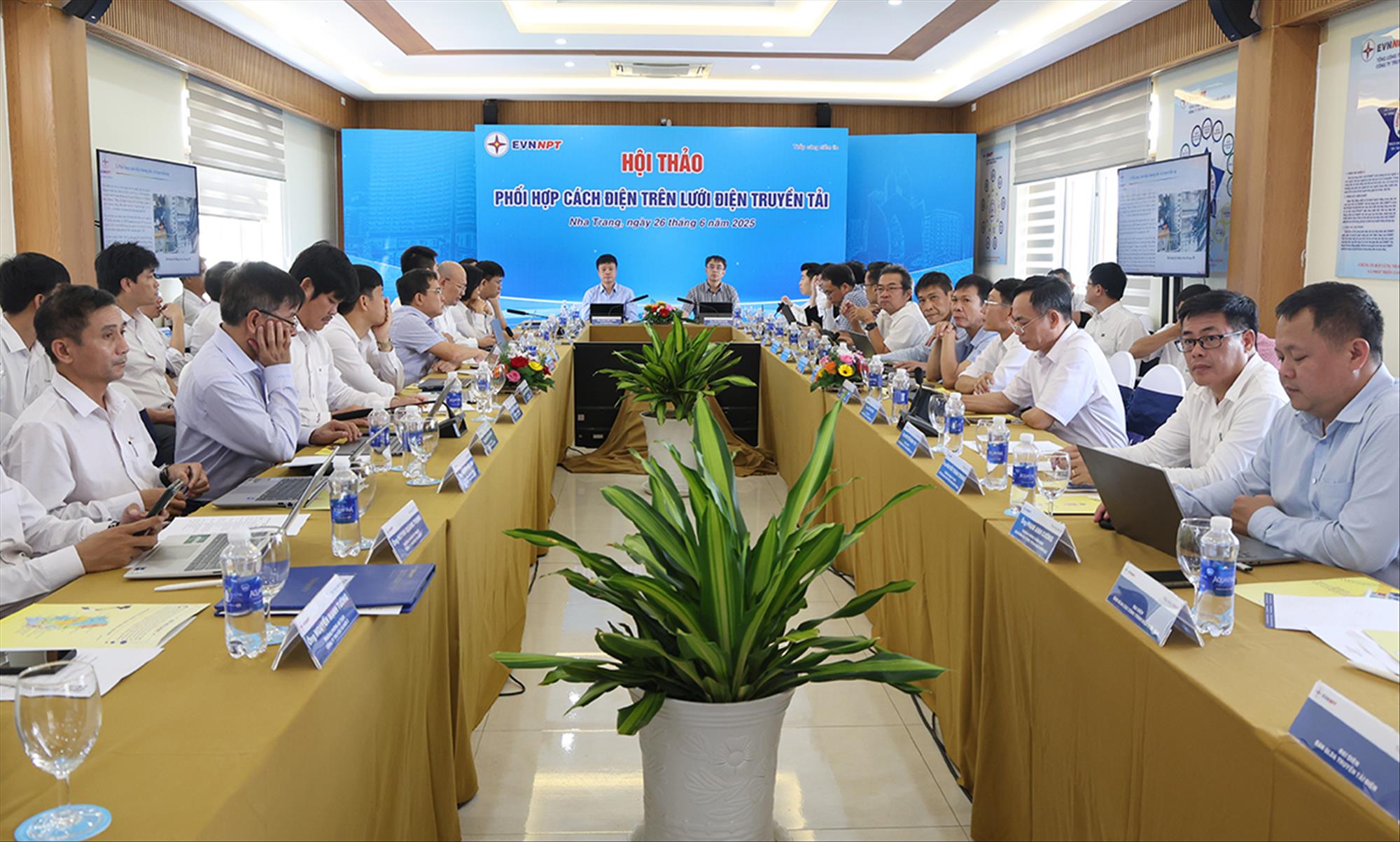Hội thảo phối hợp cách điện trên lưới điện truyền tải