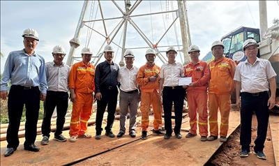 Tổng giám đốc EVNNPT Phạm Lê Phú kiểm tra, động viên người lao động thi công Dự án đường dây 500kV Lào Cai – Vĩnh Yên