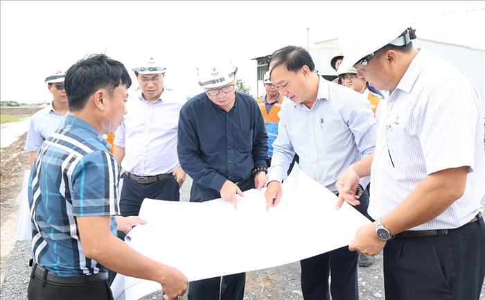 Tập trung nguồn lực, đẩy nhanh tiến độ Dự án đường dây 220kV Hồng Ngự - Châu Đốc