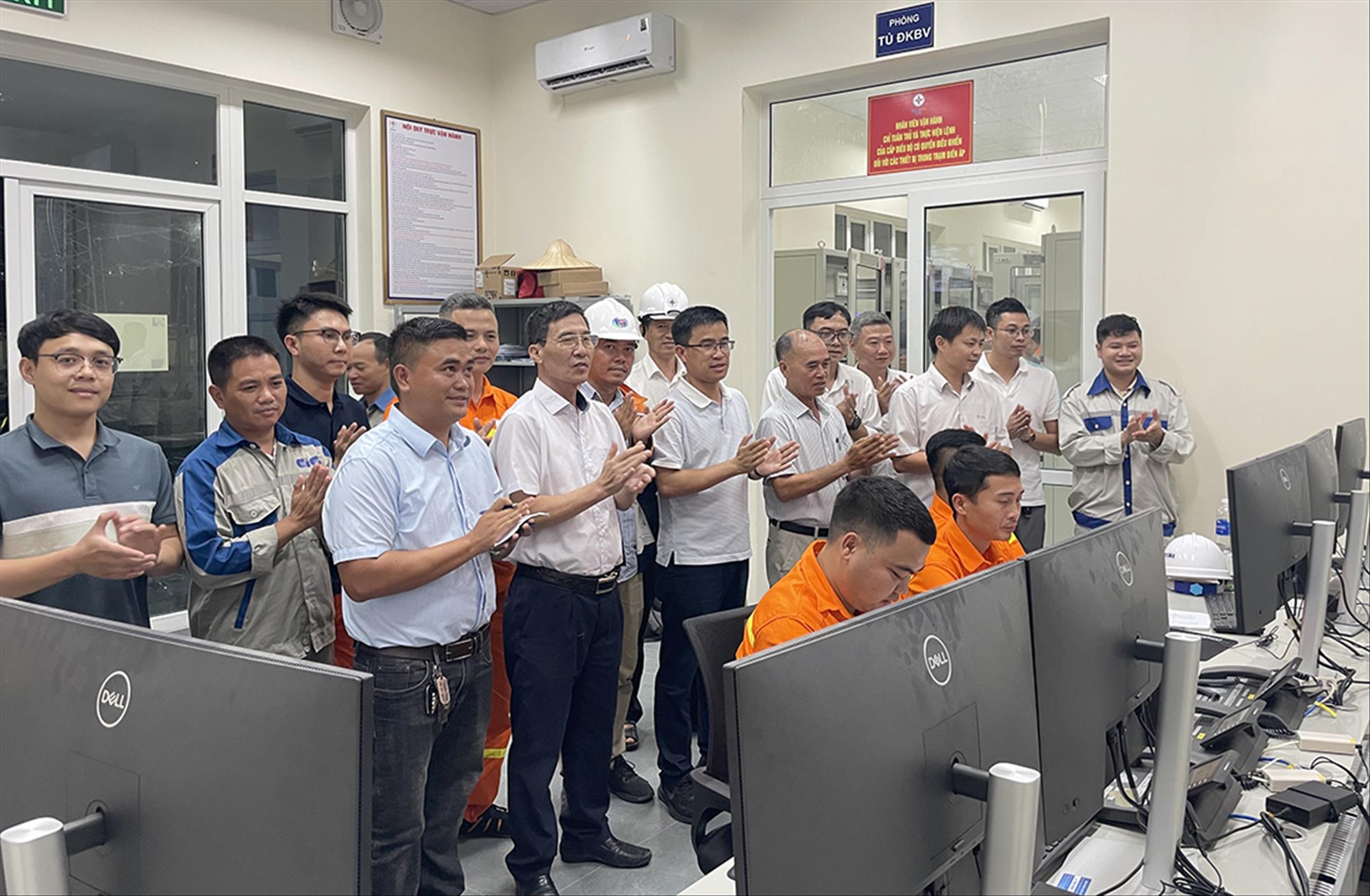 Đóng điện thành công Dự án Trạm biến áp 220kV Gia Lộc và đường dây đấu nối chào mừng thành công Đại hội Đảng bộ Chính phủ lần thứ I