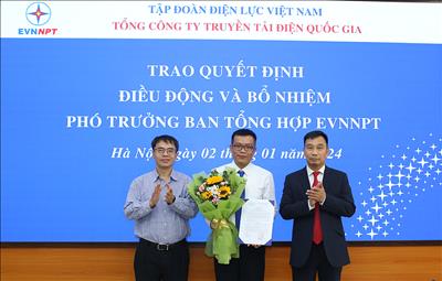 Trao quyết định bổ nhiệm lãnh đạo Ban Tổng hợp và Văn phòng EVNNPT