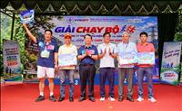 Gần 400 vận động viên EVNNPT tham gia giải chạy bộ “Sau những bước chân là ánh sáng” tại rừng Cúc Phương