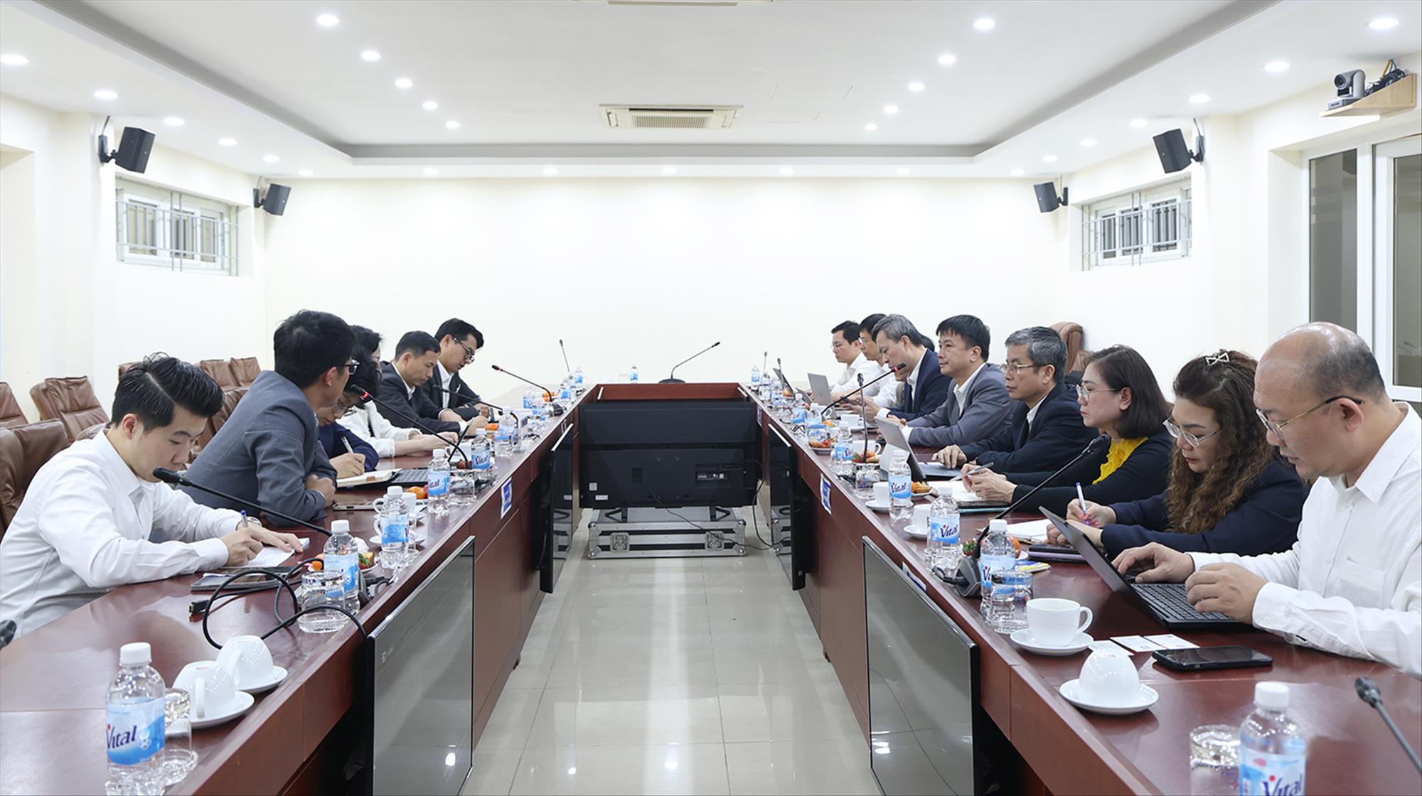 EVNNPT làm việc với GEDI về nghiên cứu công nghệ truyền tải điện một chiều (HVDC)