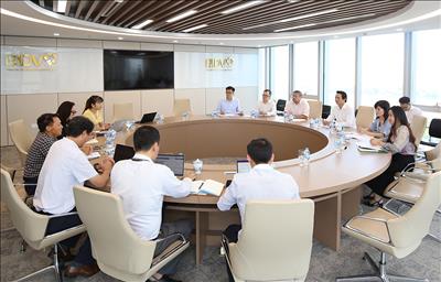 Phó Tổng giám đốc EVNNPT Vũ Trần Nguyễn làm việc với các ngân hàng để thu xếp vốn cho dự án Đường dây 500kV mạch 3 từ Quảng Trạch – Phố Nối