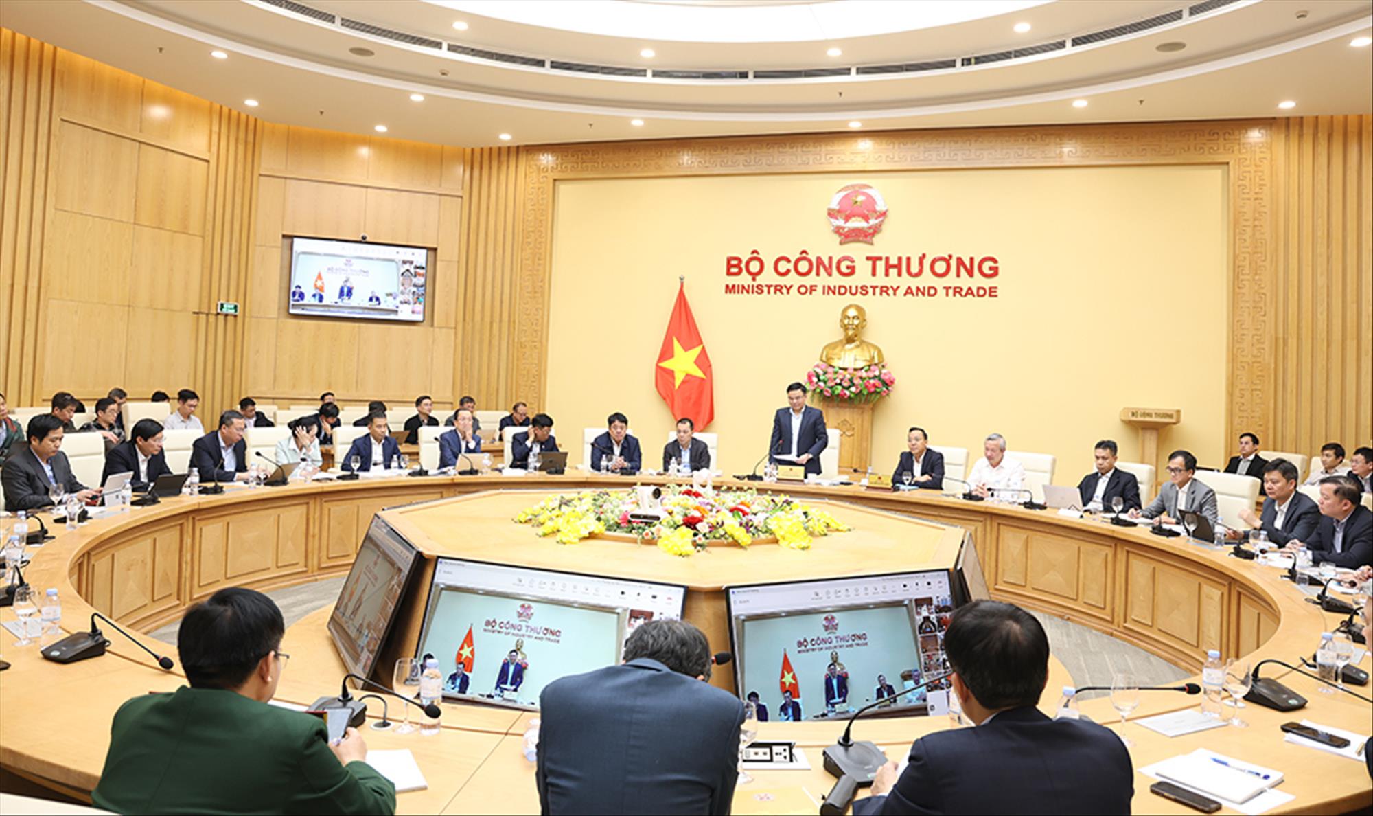 Bộ Công Thương thúc đẩy tiến độ các dự án năng lượng trọng điểm