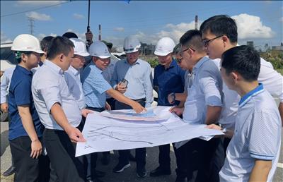 Đoàn công tác của EVNNPT kiểm tra, khảo sát tuyến Đường dây 500kV Vũng Áng - Trạm cắt Hoà Bình 2
