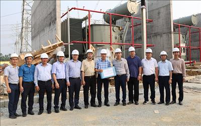 Đảng ủy EVN kiểm tra công trường dự án được chọn gắn biển chào mừng Đại hội Đảng bộ EVN lần thứ IV