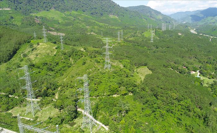Bộ Chính trị ban hành Nghị quyết 70 trong đó yêu cầu nghiên cứu ứng dụng truyền tải siêu cao áp một chiều, truyền tải ngầm dưới biển