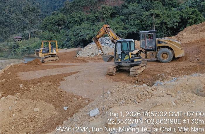 “Thi công xuyên Tết” trên các công trình truyền tải điện quốc gia