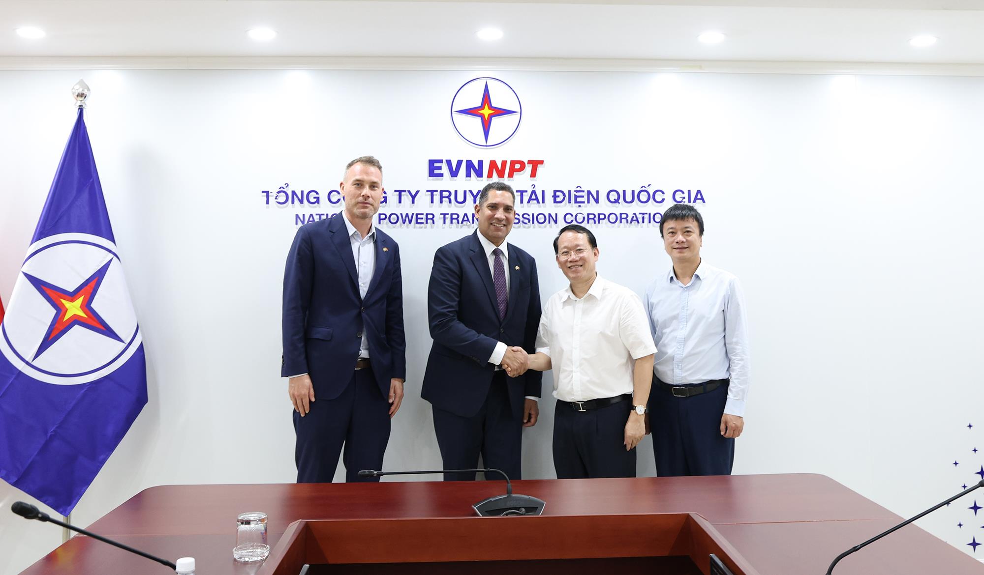 Chủ tịch HĐTV EVNNPT Nguyễn Quang Trung làm việc với Đại sứ Thụy Điển, thúc đẩy hợp tác phát triển lưới truyền tải điện