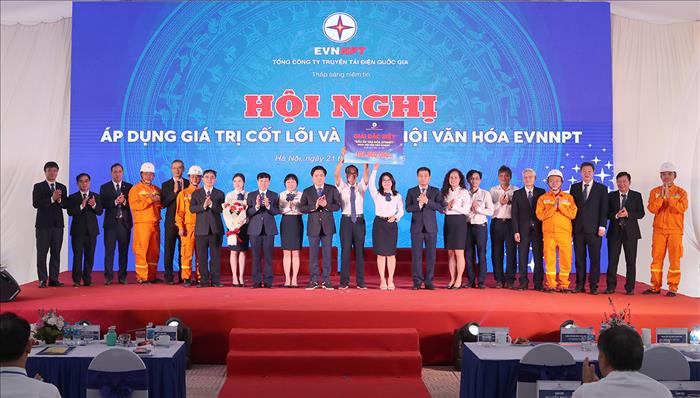 Tường thuật: Hội nghị áp dụng giá trị cốt lõi và Ngày hội Văn hóa EVNNPT