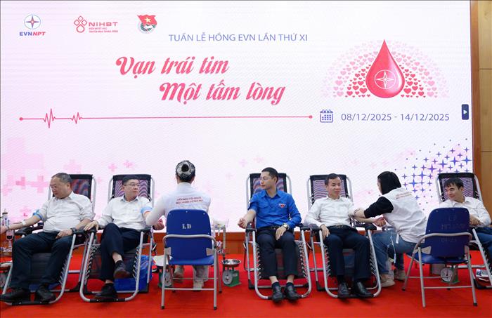 Tuần lễ hồng EVN lần thứ XI: 130 cán bộ công nhân viên đăng ký tham gia hiến máu nhân đạo tại trụ sở EVNNPT