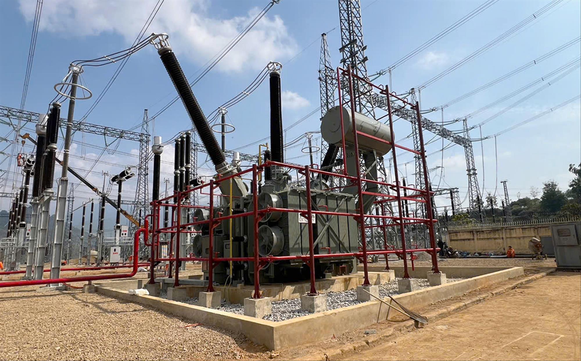 Hoàn thành đóng điện kháng bù ngang tại 4 trạm biến áp 500kV giúp đảm bảo vững chắc cho lưới điện truyền tải
