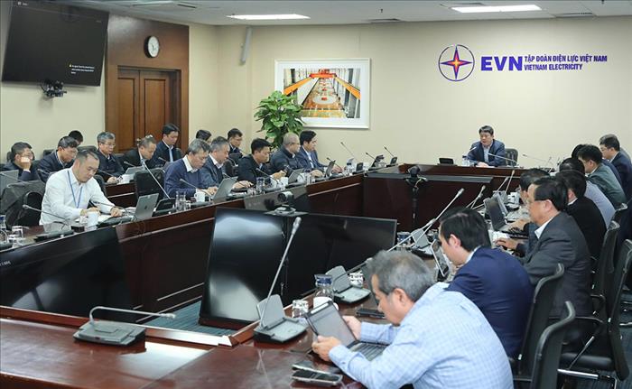 EVN nghe báo cáo tình hình triển khai dự án truyền tải điện một chiều HVDC