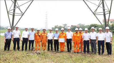Lãnh đạo EVNNPT kiểm tra công tác vận hành hệ thống truyền tải điện phía Bắc nhằm đảm bảo điện mùa nắng nóng