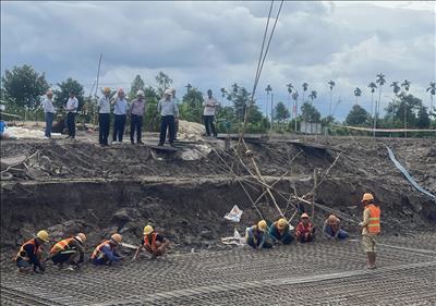 Phó Tổng giám đốc EVNNPT – Bùi Văn Kiên kiểm tra tiến độ thi công 3 dự án truyền tải tại miền Nam