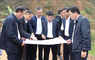Tổng Giám đốc EVNNPT làm việc với UBND tỉnh Lào Cai bàn giải pháp tháo gỡ mặt bằng dự án truyền tải