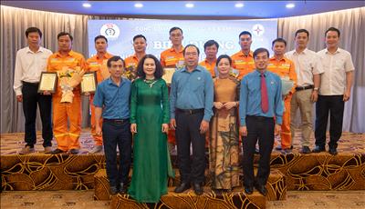 Công đoàn Điện lực Việt Nam vinh danh 7 an toàn vệ sinh viên giỏi tiêu biểu của EVNNPT