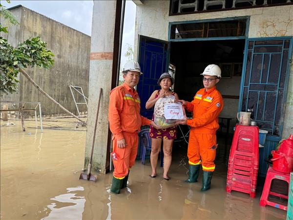 Đảm bảo vận hành an toàn, ổn định hệ thống truyền tải điện trước mưa lũ miền Trung, Tây Nguyên thời gian qua