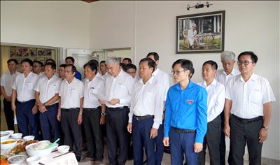 Công ty Truyền tải điện 4 tưởng niệm các Anh hùng liệt sĩ nhân kỷ niệm 79 năm Ngày Thương binh - Liệt sĩ