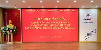 Hội nghị toàn quốc nghiên cứu, học tập, quán triệt Nghị quyết Trung ương 5, khoá XIII