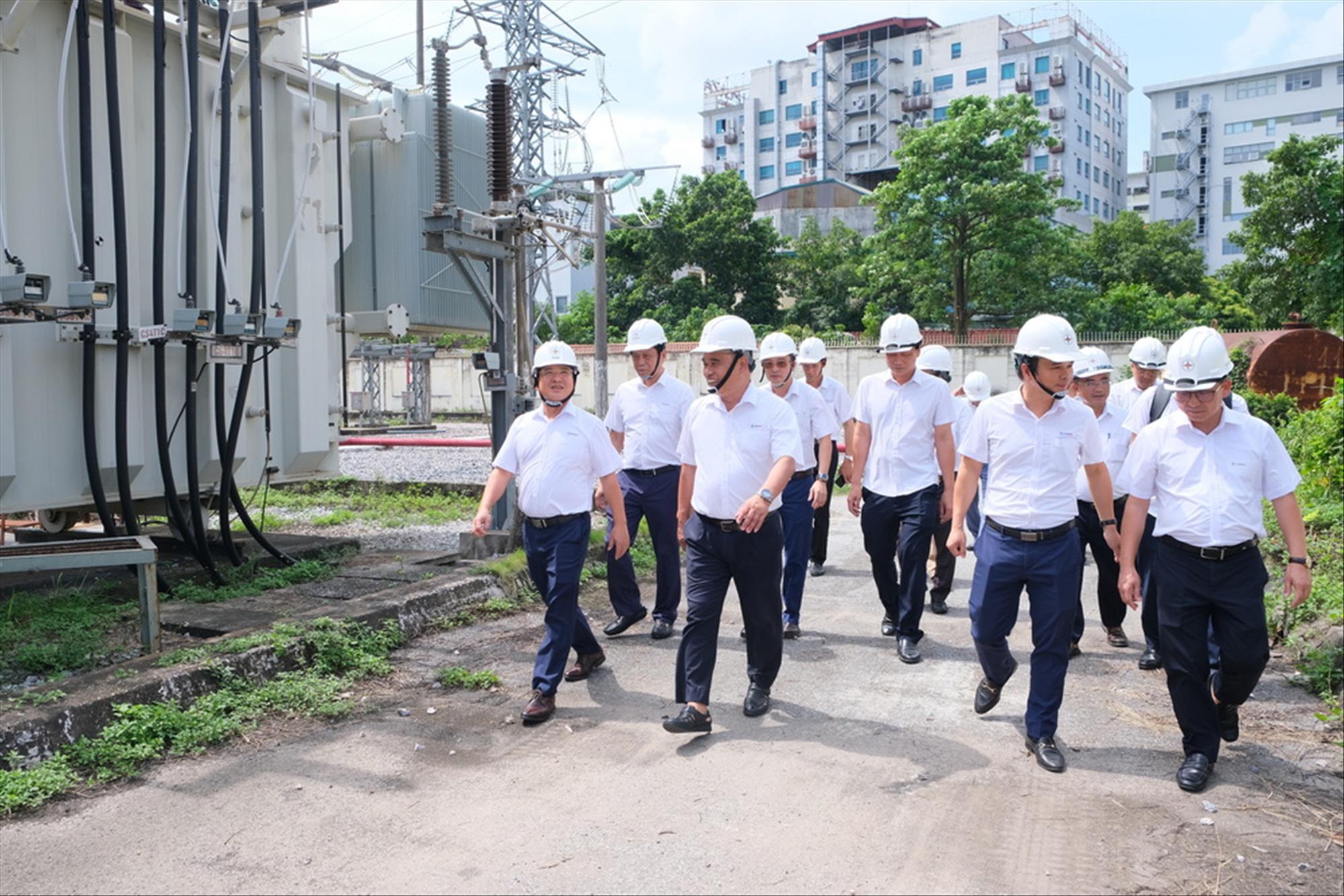Video clip: Công ty Truyền tải điện 1 đảm bảo điện an toàn phục vụ kỷ niệm 80 năm Cách mạng Tháng Tám và Quốc khánh 2/9