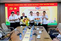 Trao Huy hiệu 40 năm tuổi Đảng và 30 năm tuổi Đảng cho các đảng viên Công ty Truyền tải điện 1