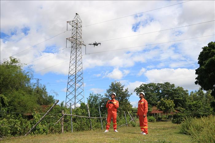 Tăng cường vai trò lãnh đạo của Đảng, đẩy mạnh ứng dụng khoa học công nghệ để nâng cao năng suất lao động