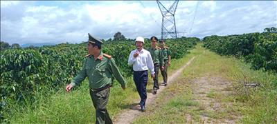 Truyền tải điện Lâm Đồng phối hợp với Công an tỉnh Lâm đồng kiểm tra đảm bảo an ninh, an toàn lưới điện truyền tải trước Lễ Quốc khánh 2/9