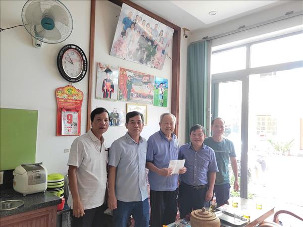 Kịp thời thăm hỏi, hỗ trợ CBCNV bị thiệt hại do bão số 13 (Kalmaegi)