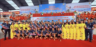 Hội thi bơi EVNNPT lần thứ I: Thành công cả phần “Hội” lẫn phần “Thi”