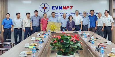 Đoàn cán bộ hưu trí PTC4 thăm Công ty Truyền tải điện 1