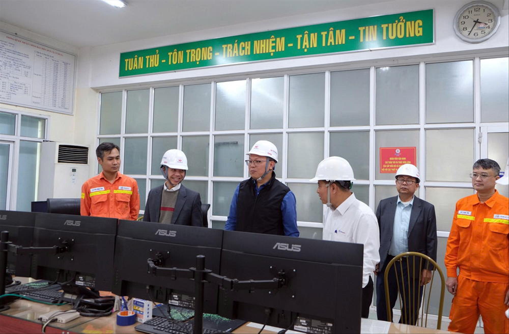 Sở Công Thương TP. Hà Nội làm việc với Truyền tải điện Hà Nội về phương án đảm bảo điện phục vụ Đại hội Đảng XIV