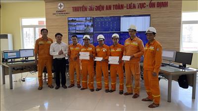 Công đoàn Truyền tải điện Quảng Ngãi động viên người lao động nhân dịp Tháng công nhân năm 2023