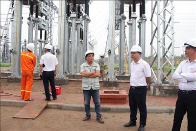 Tập trung nguồn lực hoàn thành đóng điện dự án: “Lắp đặt tụ bù lưới truyền tải điện khu vực miền Bắc năm 2024”