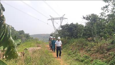 Truyền tải điện Đắk Nông kiểm tra lưới điện truyền tải trước dịp nghỉ lễ