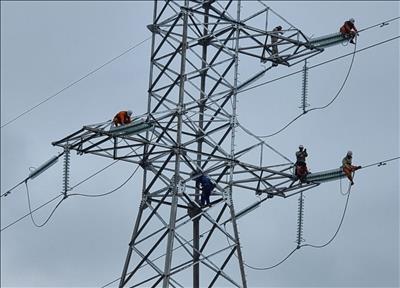 Đảm bảo vận hành an toàn các điểm giao chéo đường dây 220kV, 500kV với cao tốc Cam Lộ - La Sơn, đoạn qua tỉnh Thừa Thiên Huế