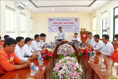 Công ty Truyền tải điện 3 đối thoại với người lao động tại Truyền tải điện Bình Thuận
