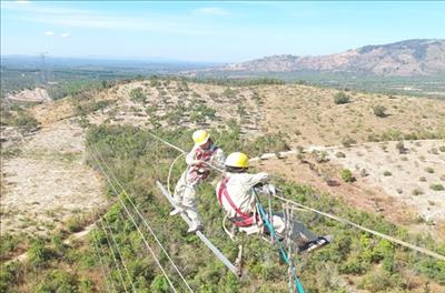 Truyền tải điện Gia Lai: Đẩy nhanh tiến độ thi công, sửa chữa, bảo dưỡng lưới điện để đảm bảo vận hành an toàn trong mùa mưa bão năm 2022