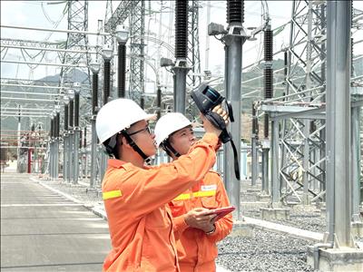 Truyền tải điện Khánh Hòa đảm bảo lưới điện vận hành an toàn ổn định dịp Lễ Giỗ Tổ Hùng Vương, 30/4 và 01/5/2023