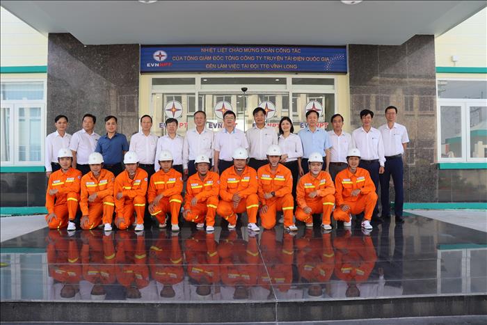 Tổng Giám đốc EVNNPT thăm và làm việc với các Đội truyền tải điện khu vực miền Tây: Khẳng định quyết tâm hoàn thiện mô hình tổ chức và giữ vững an toàn lưới điện quốc gia