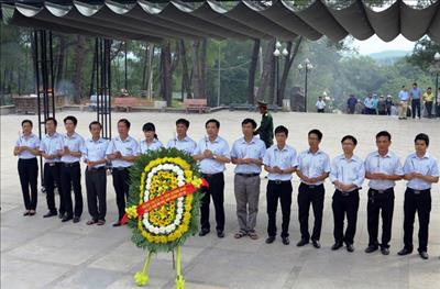 TTĐ Quảng Bình: Dâng hương Nghĩa trang liệt sỹ Trường Sơn nhân kỷ niệm 70 năm ngày Thương binh - Liệt sỹ
