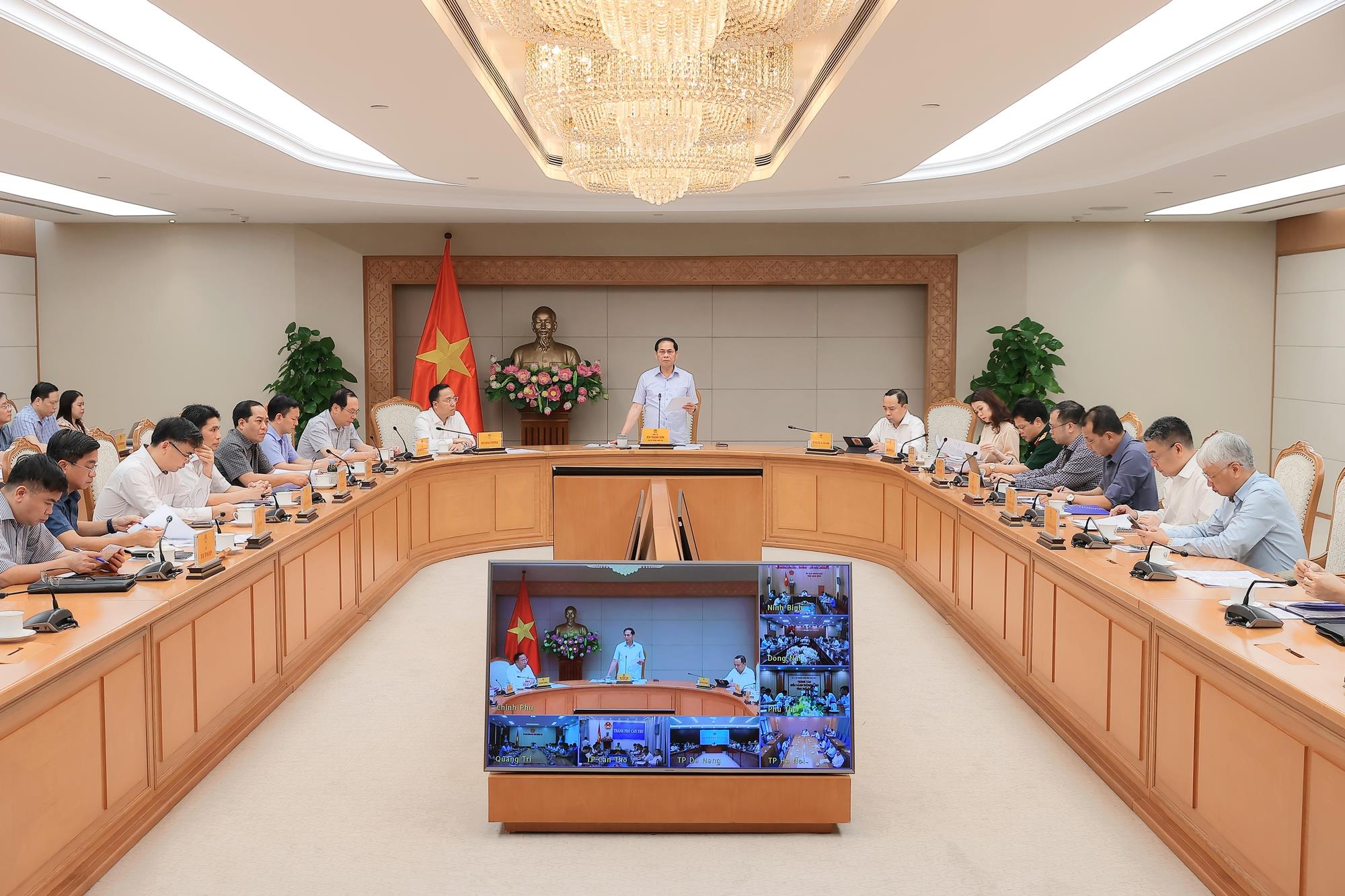 Phó Thủ tướng Bùi Thanh Sơn chỉ đạo giải quyết vướng mắc để đẩy nhanh tiến độ các dự án lưới điện trọng điểm