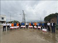 Công ty Truyền tải điện 2 trao 40 suất quà tới bà con nhân dân bị ảnh hưởng bởi thiên tai tại xã Thượng Đức - TP Đà Nẵng