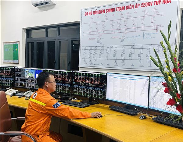 Giữ điện đêm giao thừa – trọn trách nhiệm với mùa xuân của mọi nhà