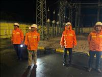 Giữ mạch điện an toàn, thông suốt giữa tâm bão 13