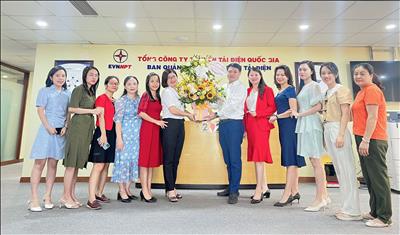 Phụ nữ Ban Quản lý dự án truyền tải điện giỏi việc nước đảm việc nhà