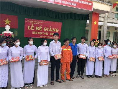 Tuyên truyền bảo vệ hành lang lưới điện cao áp trên địa bàn 5 tỉnh miền Tây