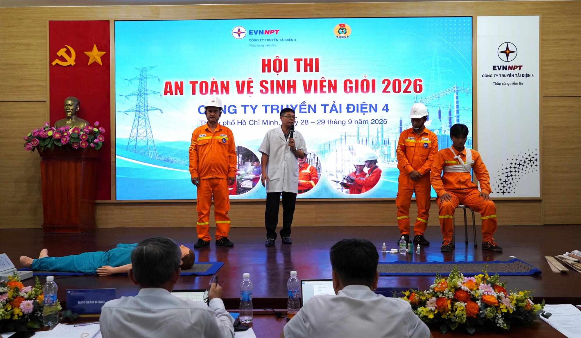 Tôn vinh 16 “Hạt nhân an toàn” xuất sắc, hướng tới Hội thi cấp Tổng công ty Truyền tải điện Quốc gia