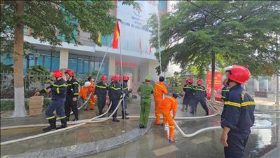 Truyền tải điện Quảng Ngãi diễn tập công tác phòng cháy chữa cháy và cứu nạn cứu hộ